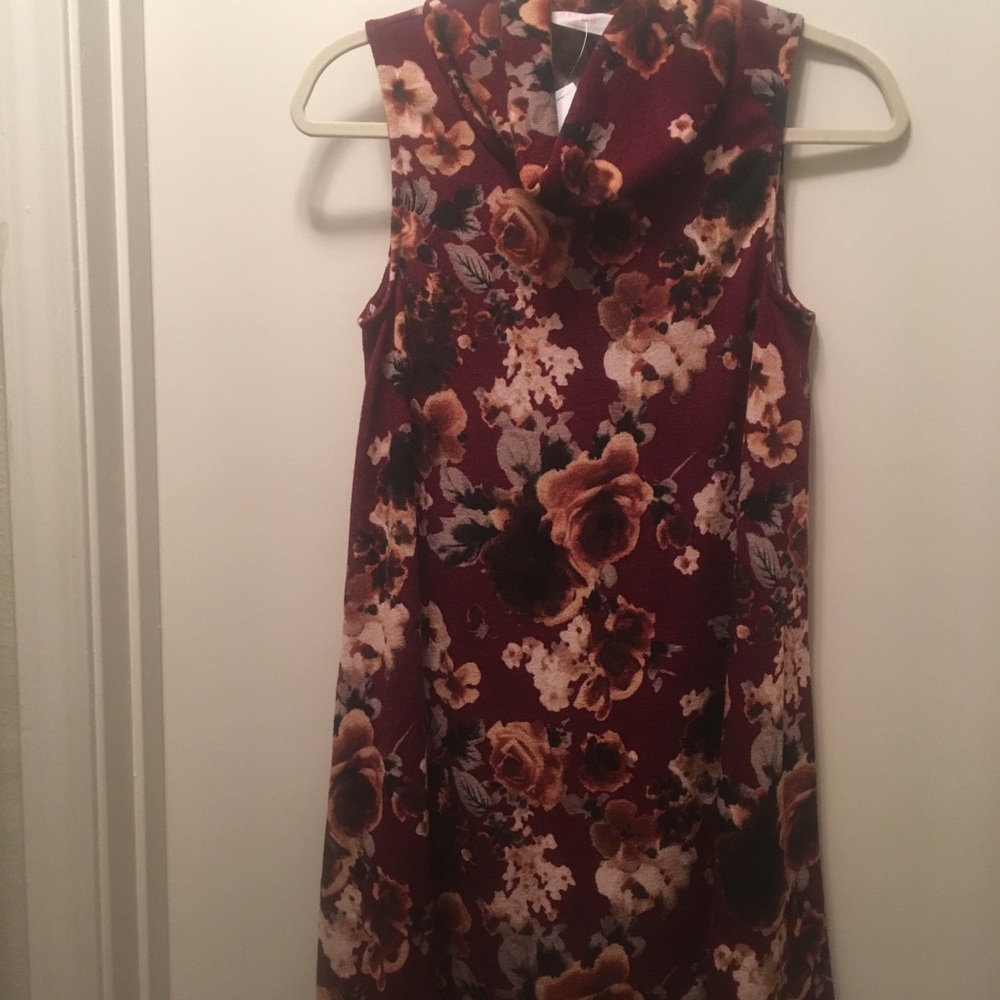 Brand new floral cowl neck shift dress size Small